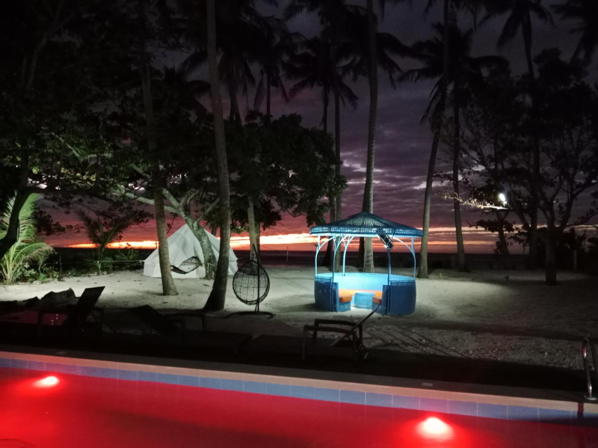 Saffire Beach Resort And Glamping Pagudpud Esterno foto